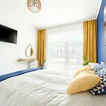 Navy Blue Dream - - Basen - Parking Apartament Dziwnów