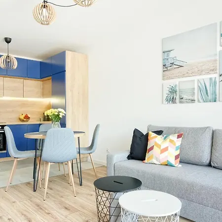 Navy Blue Dream - - Basen - Parking Dziwnów